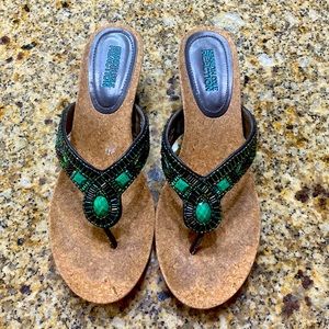 ❤️Size 7.5, Kenneth Cole Reaction thong, wedge, sandal, used with nice beading.